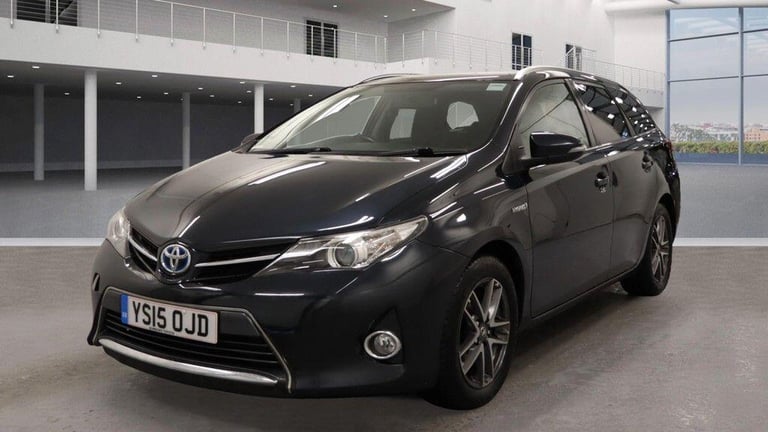 image for  Toyota Auris 1.8 VVT-h Icon+ Touring Sports CVT Euro 5 (s/s) 5dr Petrol/Electric Hybrid Automatic
