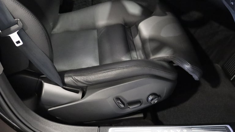 2021 Volvo V90 Cross Country B5 (P) AWD (Lounge &amp; Climate Pack, Sunroof, 360 Camera, Pilot As...