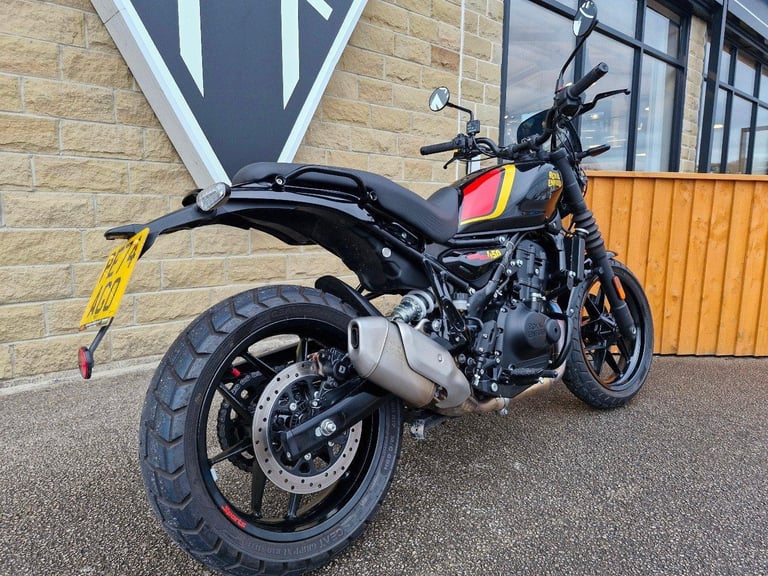 2024 Royal Enfield Guerilla 450 - Low mileage Premium colour Heated grips