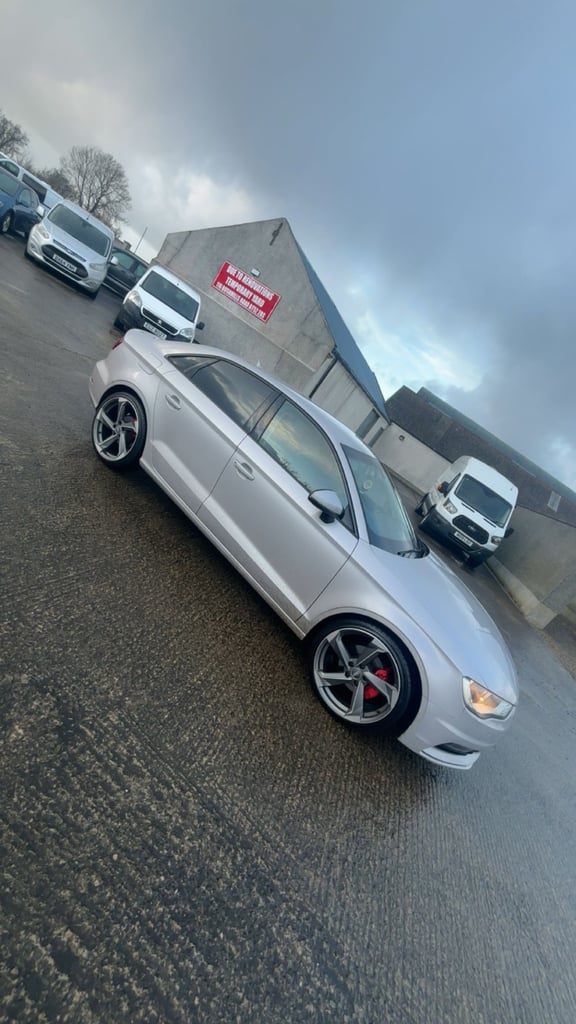 Audi, A3, Saloon, 2015, Manual, 1598 (cc), 4 doors