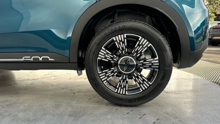 2025 Fiat 600 1.2 MHEV SUV 5dr Petrol Hybrid e-DCT Euro 6 (s/s) (100 ps) Automatic Hatchback Hybr...