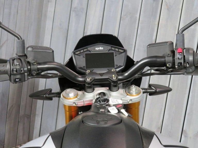 2018 18 APRILIA DORSODURO 900