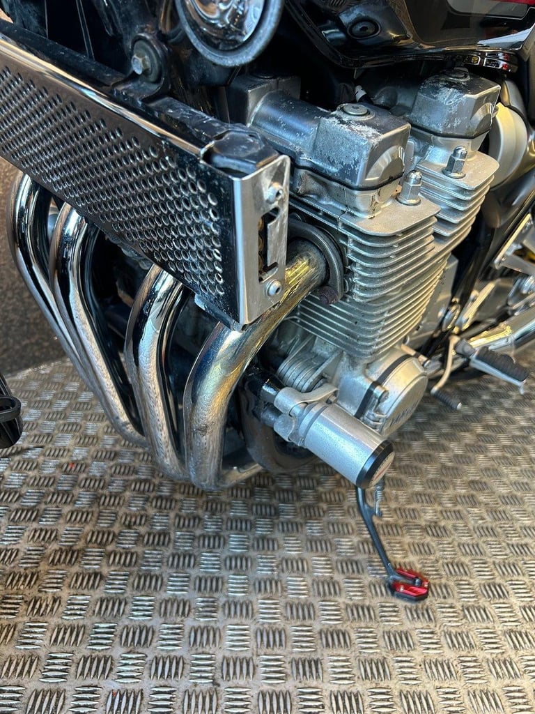 YAMAHA XJR1300SP 2001 MOTORCYCLE, 22K MILES, 3 OWNERS FROM NEW, (ATMOTORCYCLES)