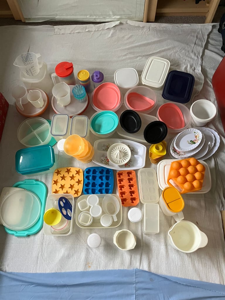 image for Kitchen Clear Out. A mixture of Storage Containers and other Kitchen Stuff (From a Smoke Free Home)