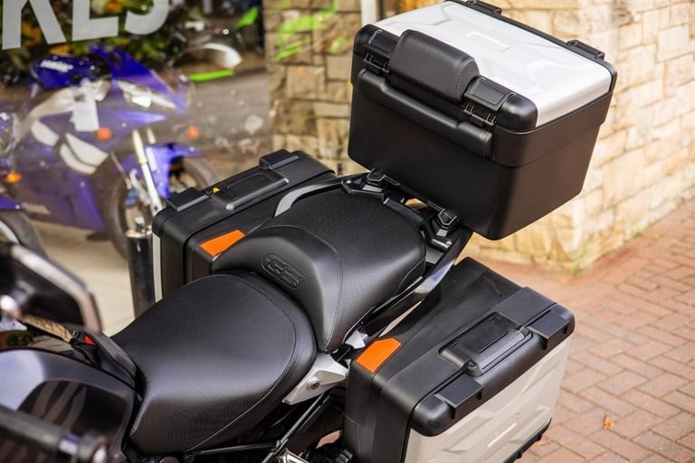 BMW R 1250 GS TRIPLE ! LUGGAGE ! STUNNING