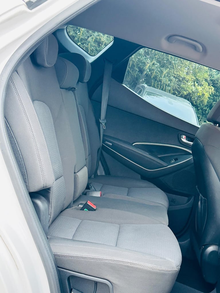 2016 Hyundai Santa Fe 2.2 CRDi SE 4WD Euro 5 5dr (5 seat) ESTATE Diesel Manual