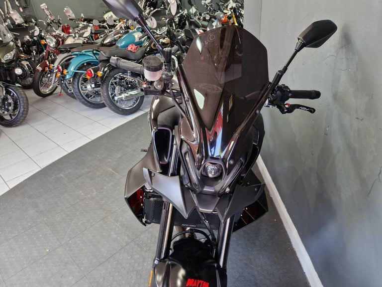 2024 Yamaha MT-09 (MTN890)