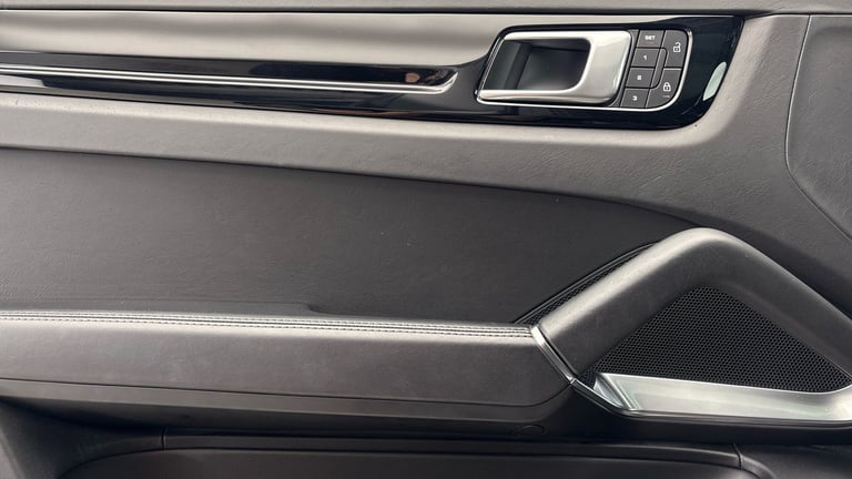 2021 Porsche Cayenne 4.0 V8 E-Hybrid 17.9kWh Turbo S Coupe 5dr Petrol Plug-in Hybrid TiptronicS C...