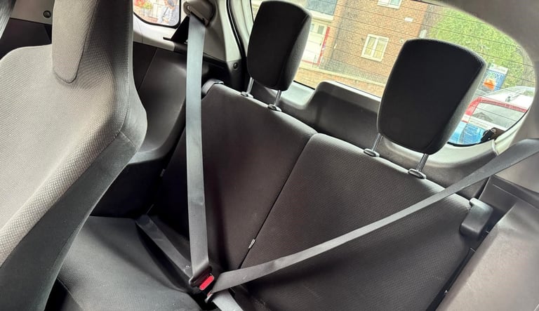 Toyota, IQ, Hatchback, 2010, Manual, 998 (cc), 3 doors