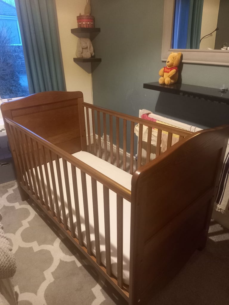 Mamas and Papas cot/bed