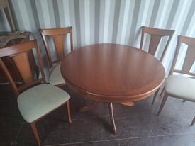 G Plan Circular Extending Dining Table with 4 Chairs