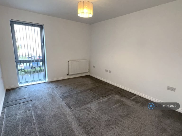 2 bedroom flat in Albarn Court, Colchester, CO2 (2 bed) (#1508633)