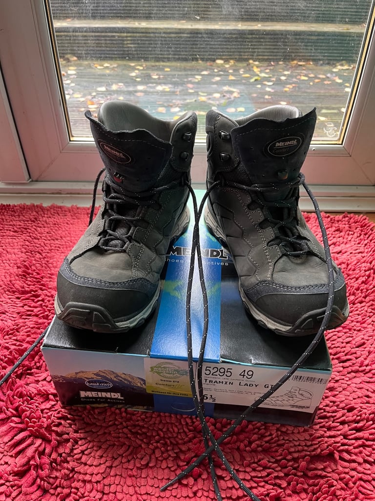 Ladies Walking Boots - Size 6 