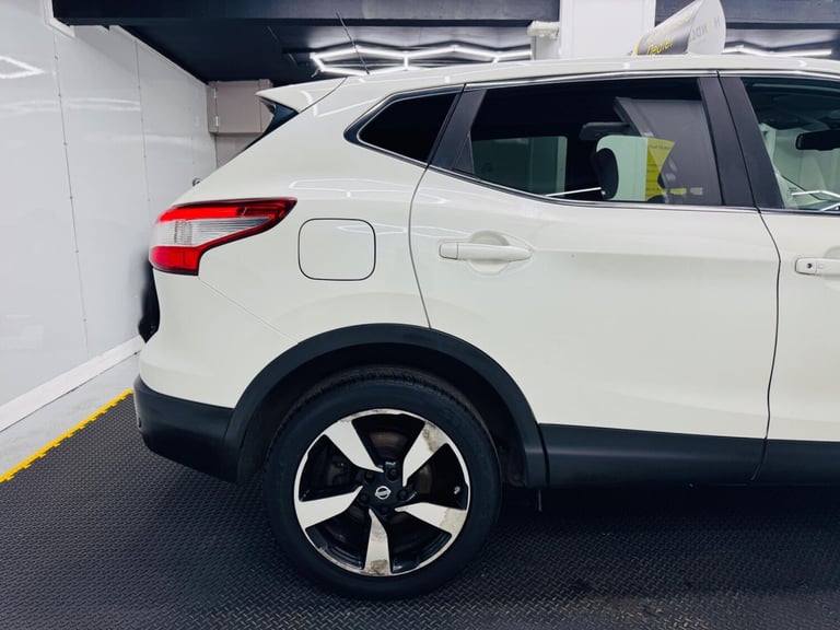 2015 Nissan Qashqai 1.5 dCi n-tec 2WD Euro 5 (s/s) 5dr HATCHBACK Diesel Manual