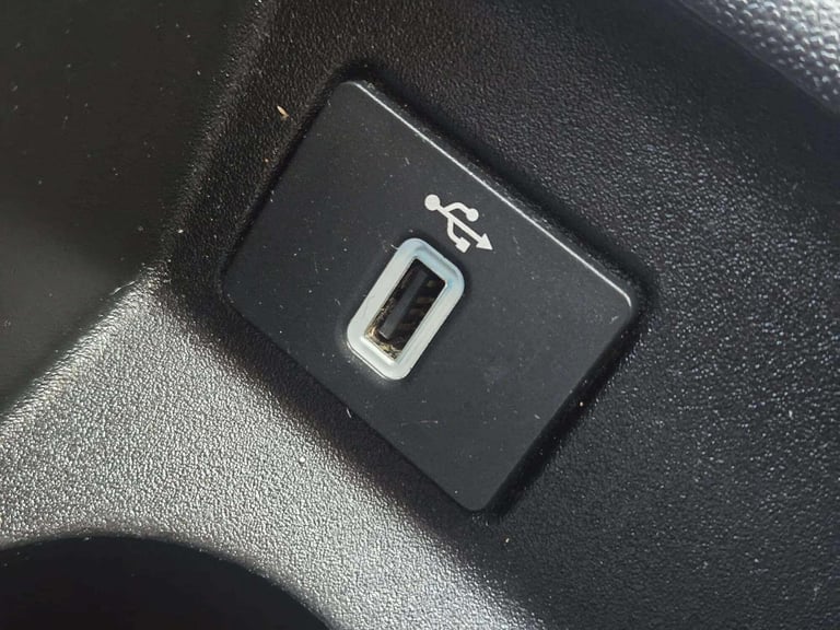 2017 Ford Fiesta 1.1 Ti-VCT Zetec Euro 6 (s/s) 3dr HATCHBACK Petrol Manual