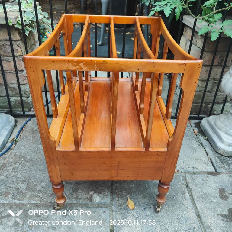 image for Wooden magazine rack 