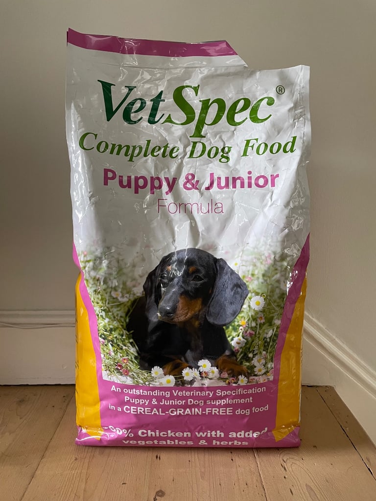Premium Dogfood Kibble Puppy Junior Free to collect