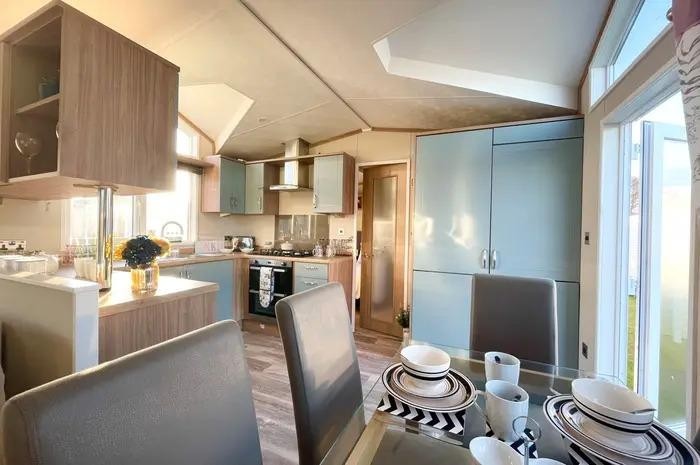 STATIC CARAVAN FOR SALE AT BROADLAND SANDS HOLIDAY PARK 
