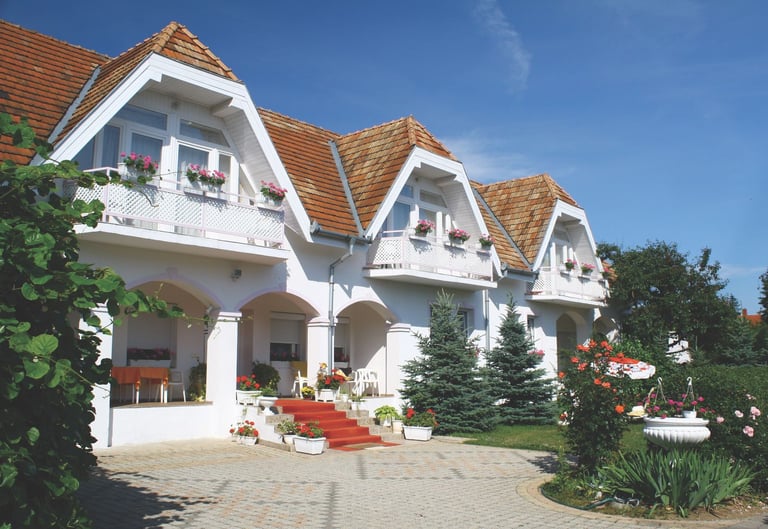 8-Room Home with Guesthouse Potential in Hungary – Near Austrian Border & Renowned Thermal Spa