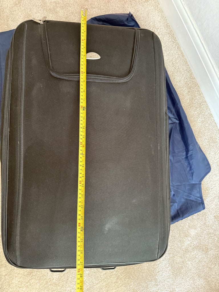  Extra large suitcase  2 wheels used