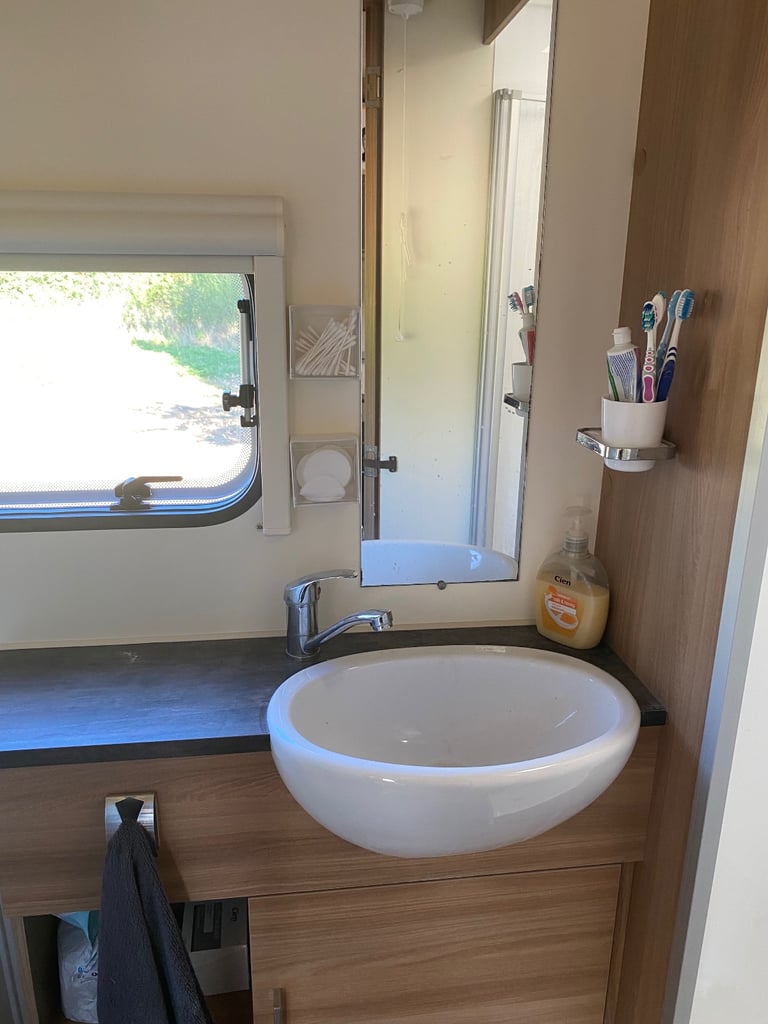 2017 Bailey pursuit 570/6