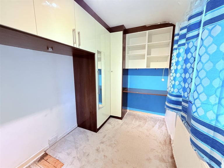 3 bedroom house in Renfrew Road, Hounslow