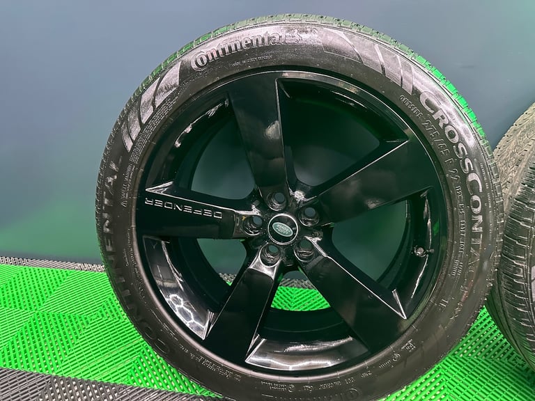 Land Rover Defender Genuine L663 22 inch Style 5098 Gloss Black alloy wheels & all Continentals!