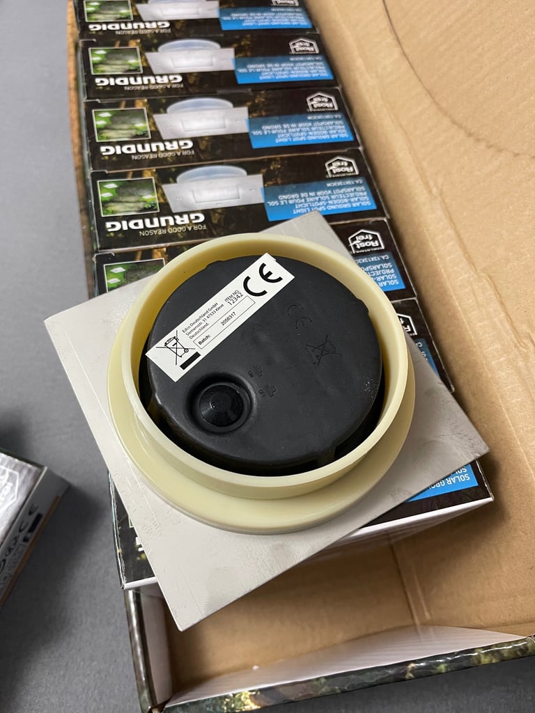 Garden grundig waterproof outdoor solar led