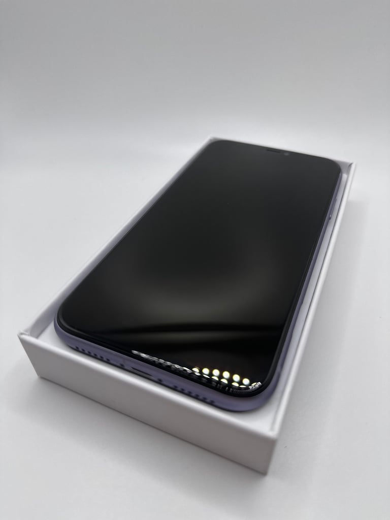 PRISTINE: Apple iPhone 11, 64gb, Lilac (UNLOCKED)