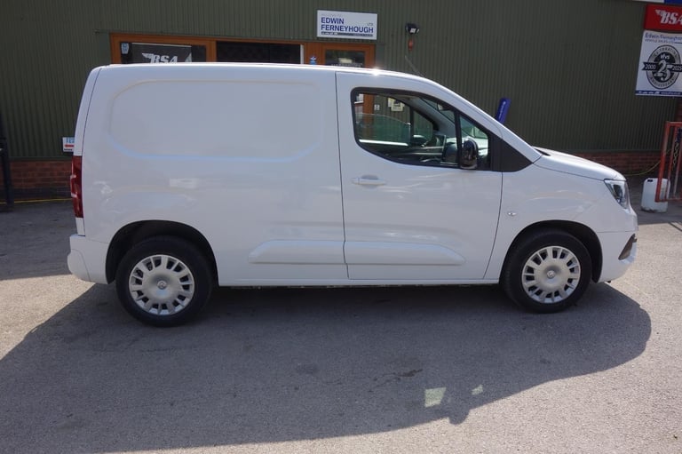 Vauxhall Combo 2300 1.5 Turbo D 100ps H1 Pro Van DIESEL MANUAL 2023/73