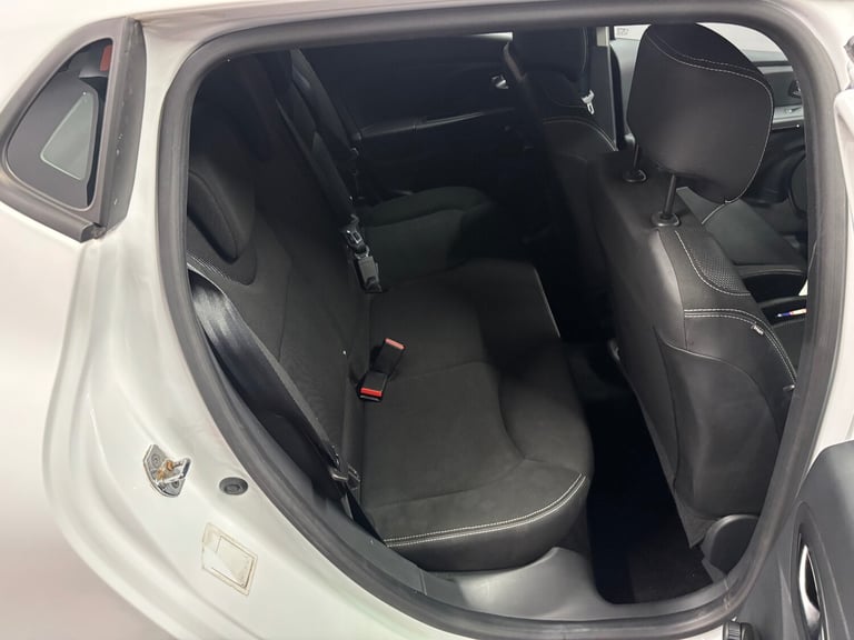 2015 Renault Clio 1.2 16V Dynamique MediaNav 5dr HATCHBACK Petrol Manual