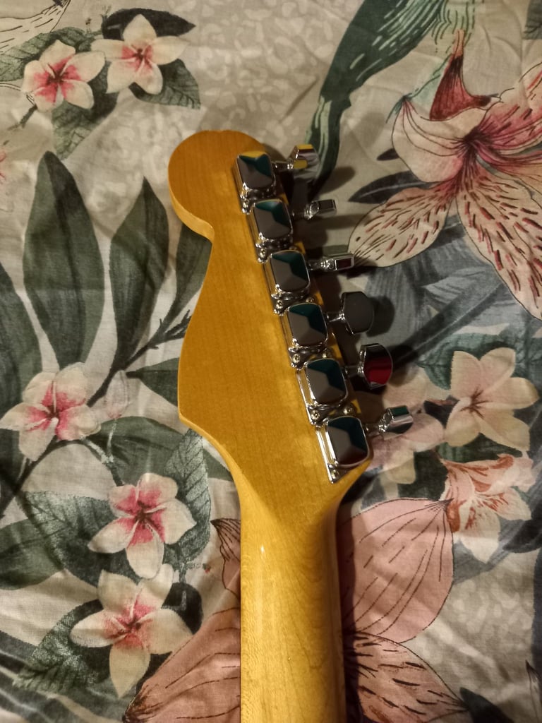 Nirvana Kurt Cobain 'vandalism' stratocaster Reading Festival 1991 replica electric guitar. 