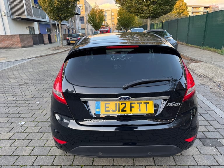 2012 Ford Fiesta 1.4 Titanium 5dr Auto HATCHBACK Petrol Automatic