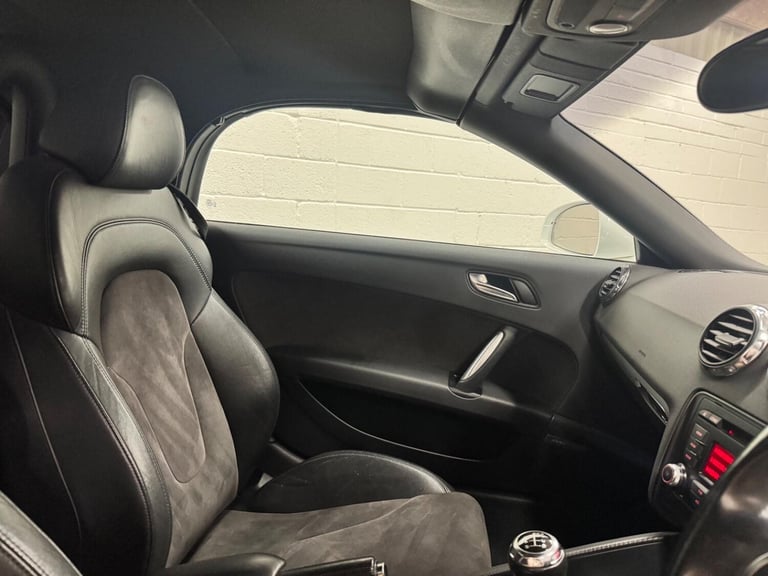 AUDI TT 1.8 TFSI White Manual Petrol 2010