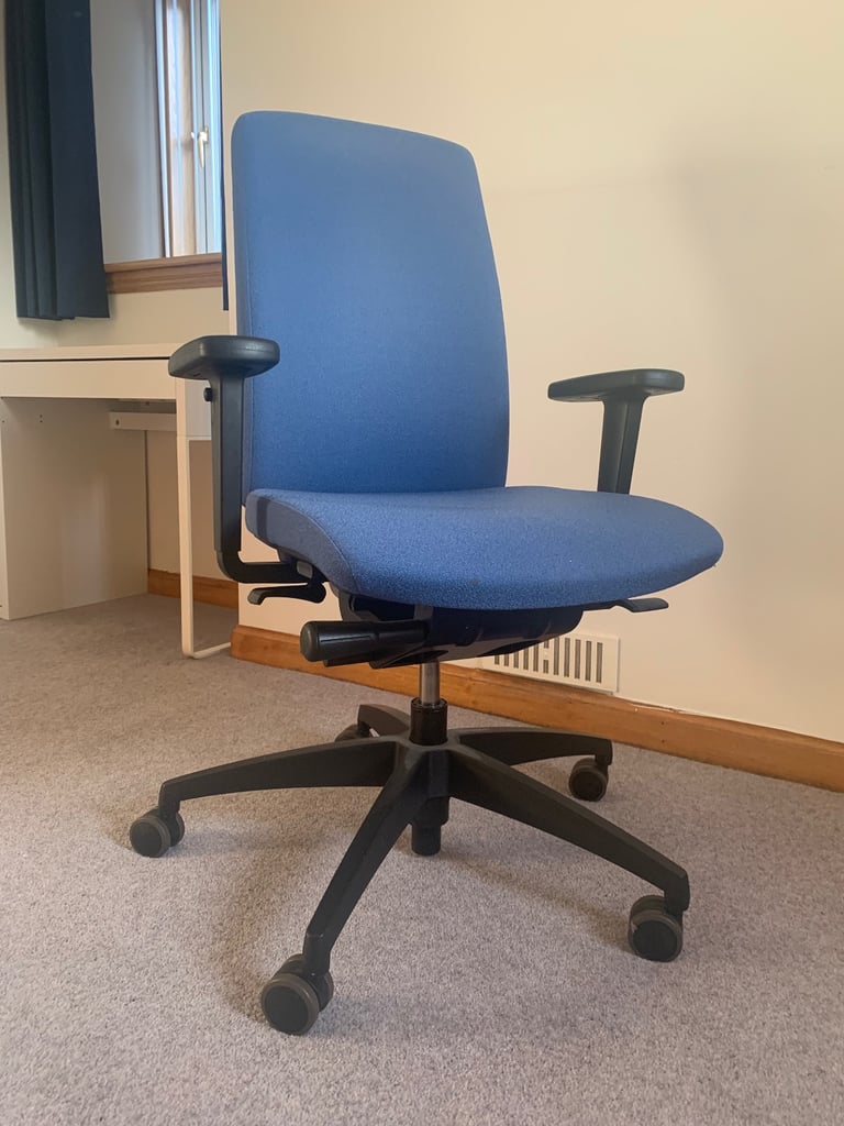 Adjustable office / desk chair