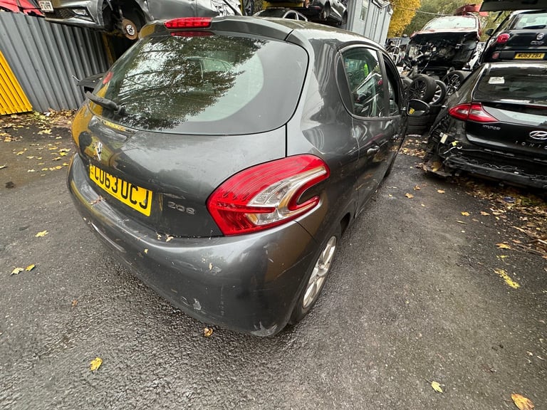 PEIGEOT 208 2013 1.2 PETROL BREAKING 