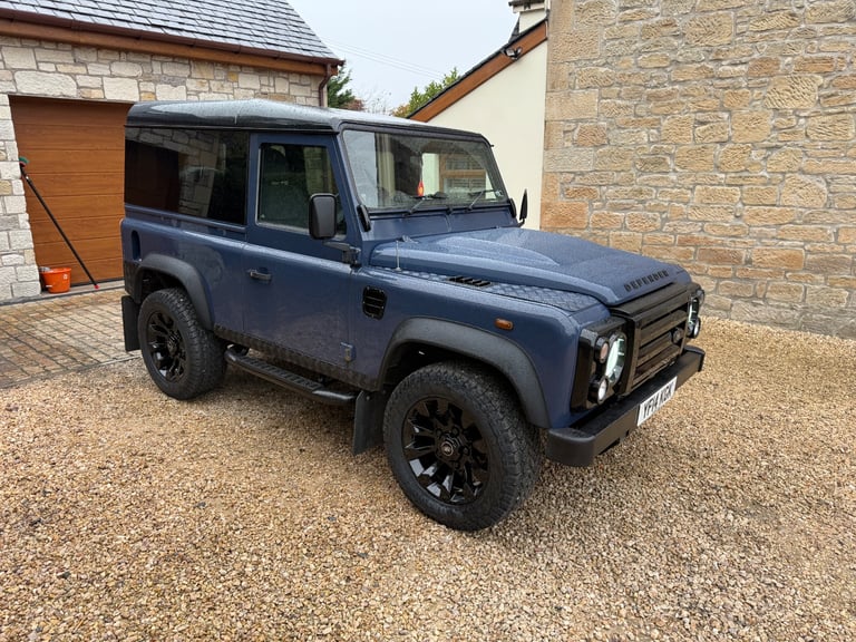 Land Rover 90 DEFENDER Hardtop 2198 (cc)