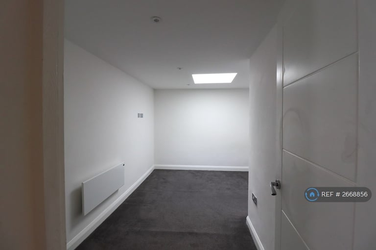 2 bedroom flat in High Street, Sittingbourne, ME10 (2 bed) (#2668856)