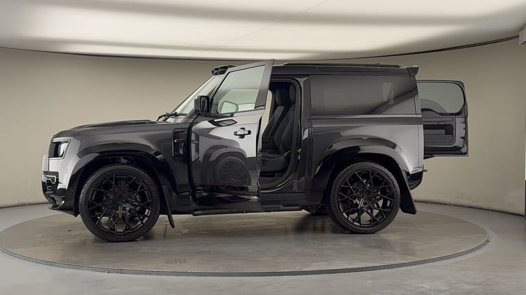 2025 Land Rover Defender 3.0 D250 X-Dynamic SE 90 3dr Auto ESTATE DIESEL Automatic