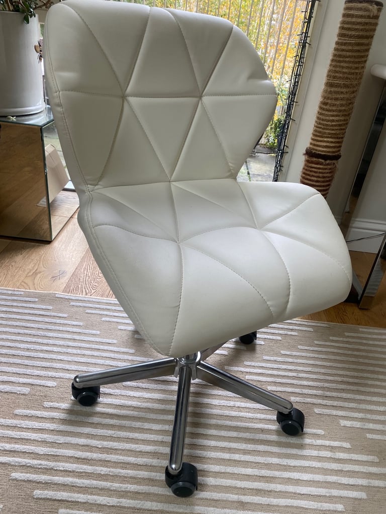 Office /nail tech chair 