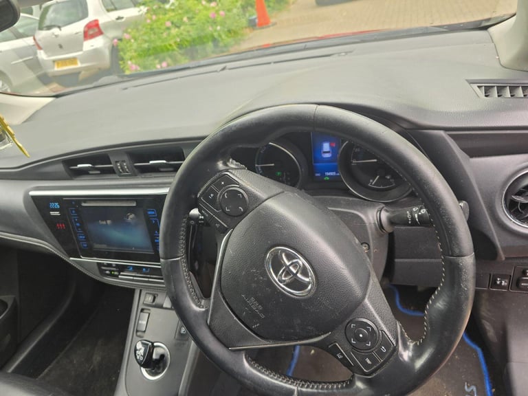 TOYOTA AURIS 1.8 VVT-h Active 2018