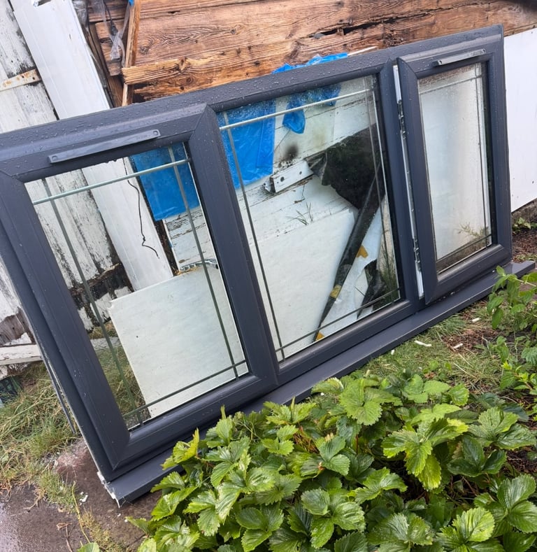 Like new Anthracite Grey Window x2