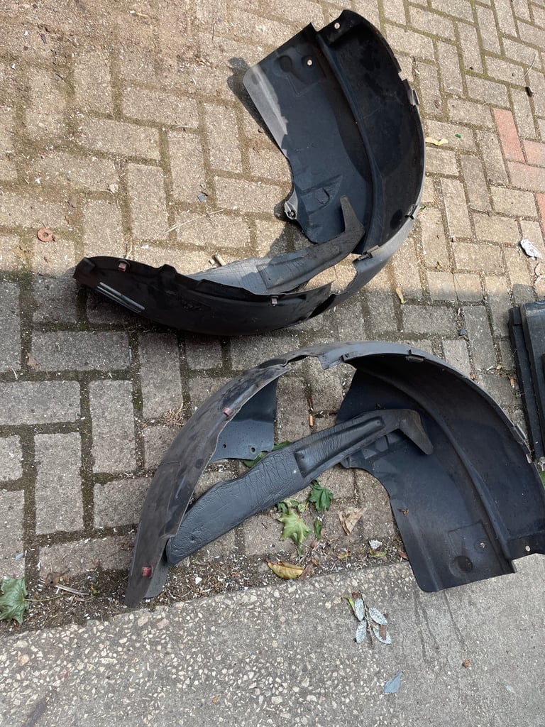 Ford fiesta mk7 pair front inner wheel arch and foam