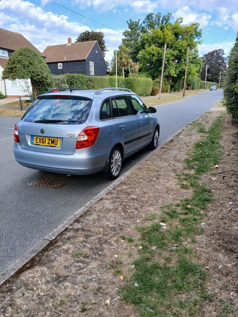 2011 skoda fabia estate 20 rd tax 1250