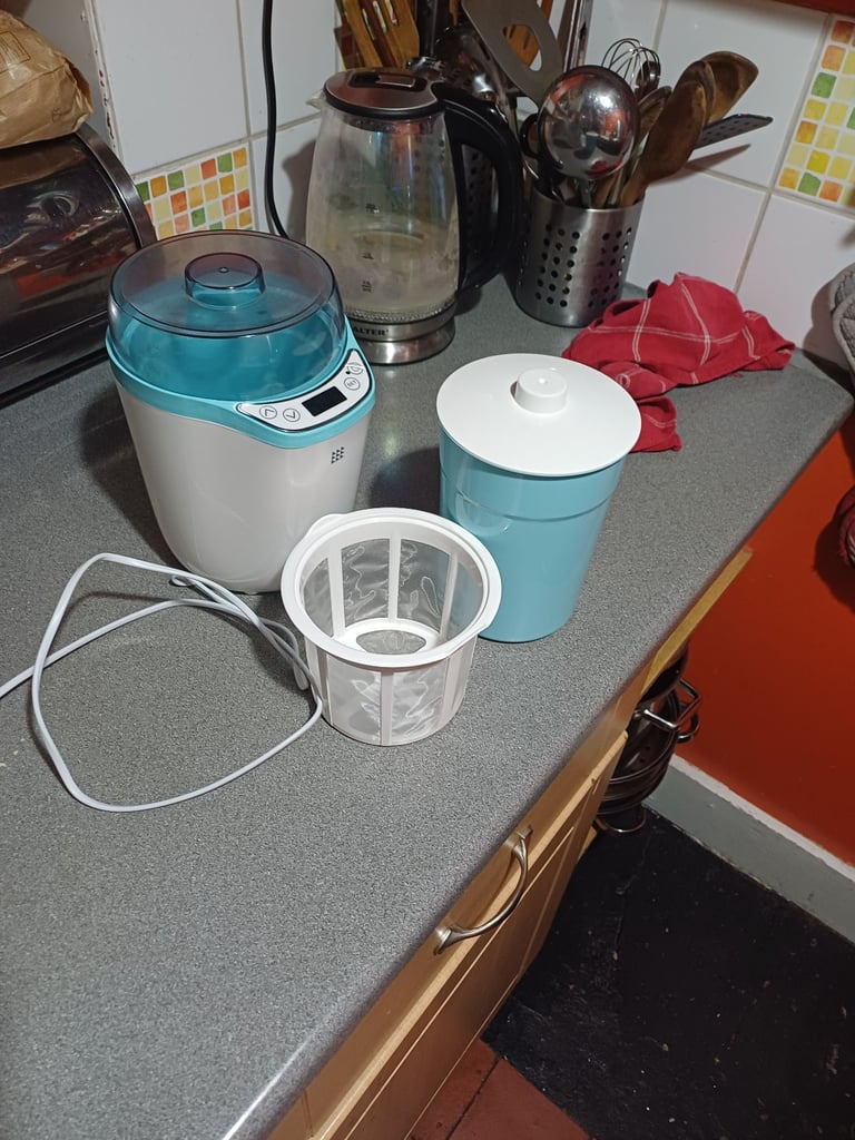 Yogurt and cheese maker plus popcorn maker