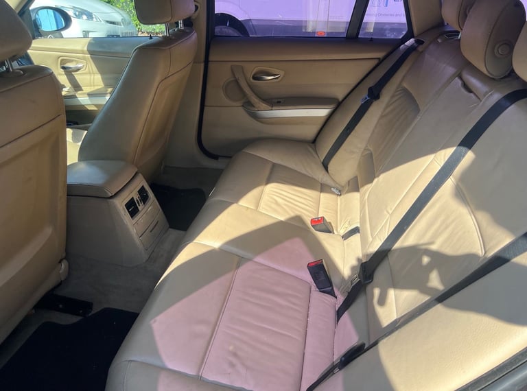 BMW, 320  3 SERIES, Estate, 2008, Manual, 1995 (cc), 5 doors