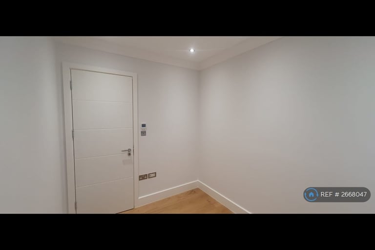 3 bedroom flat in Chatsworth Road, London, NW2 (3 bed) (#2668047)