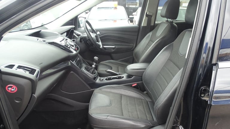 FORD KUGA 2.0 TDCi Titanium Black Manual Diesel 2015