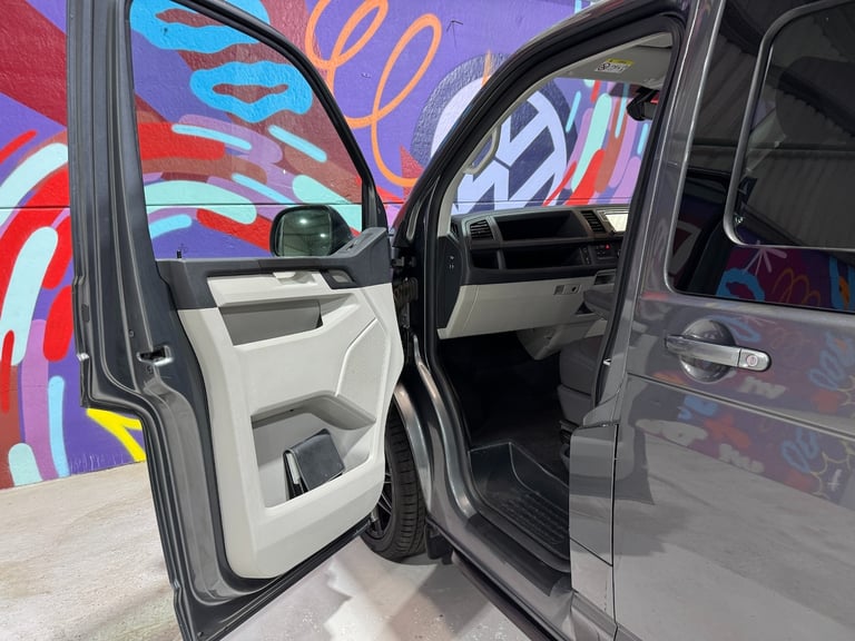 2017 Volkswagen Transporter 2.0 TDI BMT 204 Highline Van DSG 5 Seater Crew Van Diesel Automatic