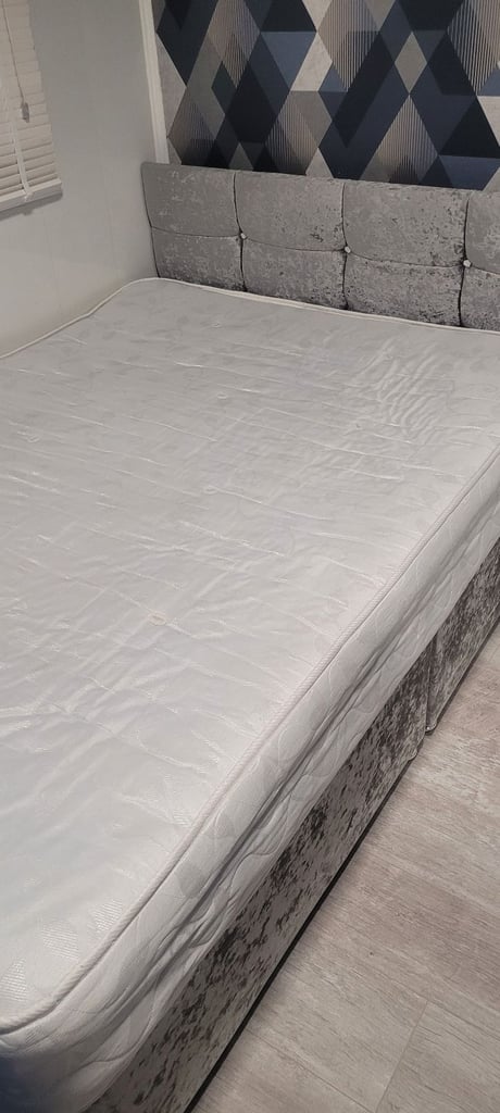 Crushed velvet double bed 
